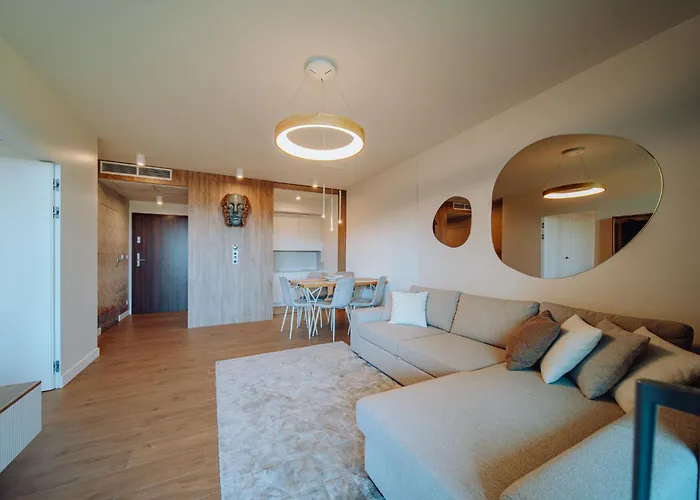 Silence Krass Z Prywatnym Jackuzi * 斯克拉斯卡波伦巴