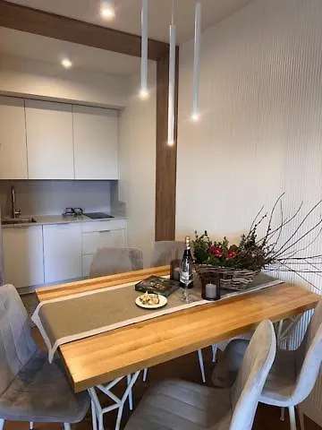 Silence Krass Z Prywatnym Jackuzi * 斯克拉斯卡波伦巴